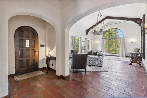 Chandelier, Interior, Living room, Wooden Beams