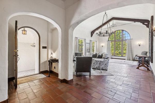 Chandelier, Interior, Living room, Pendant Lights, Wooden Beams