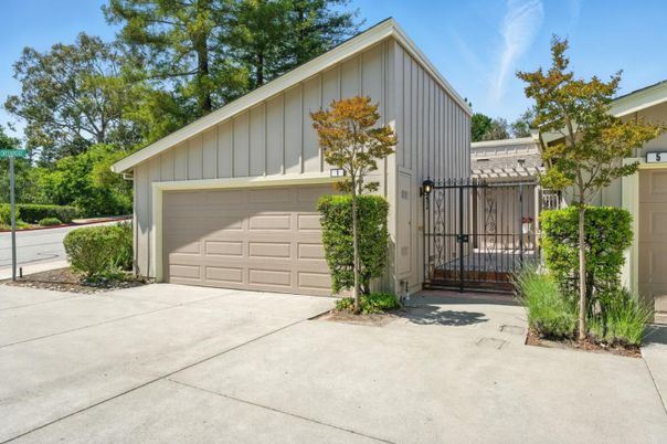 Detached Garage, Exterior