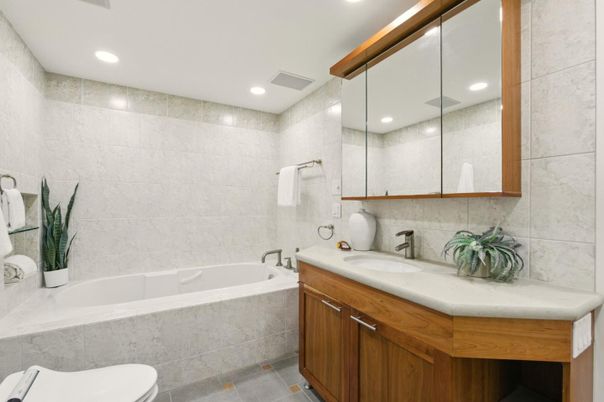 Bathroom, Interior, Recessed Lighting