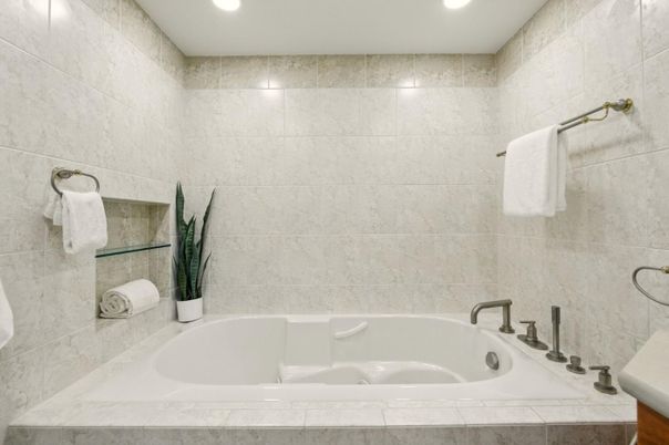 Bathroom, Interior, Recessed Lighting