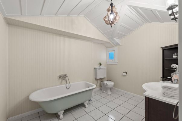 Bathroom, Free Standing Baths, Interior