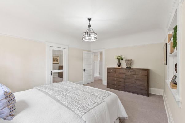 Bedroom, Interior, Pendant Lights