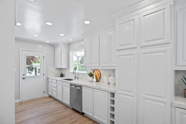 Interior, Kitchen, Recessed Lighting, Wood Texture Flooring