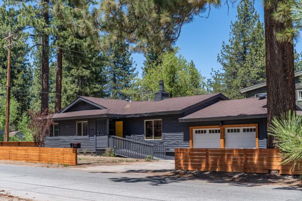 Attached, Exterior, Facade, Ranch