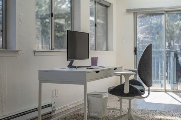Home Office, Interior