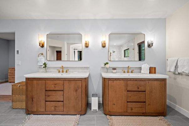 Bathroom, Dual Sink Vanities, Interior