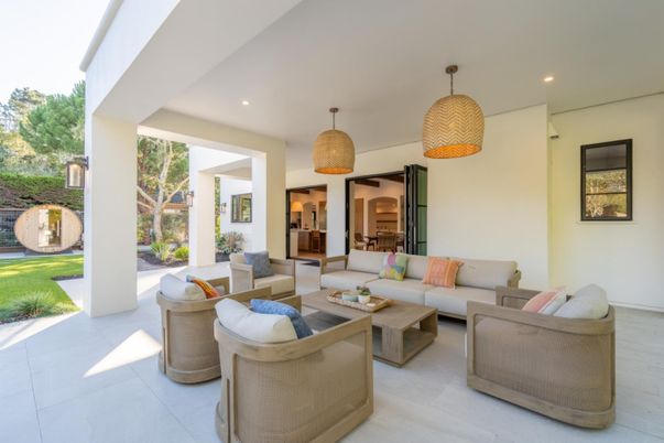 Exterior, Pendant Lights, Recessed Lighting