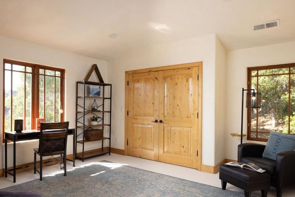 Home Office, Interior