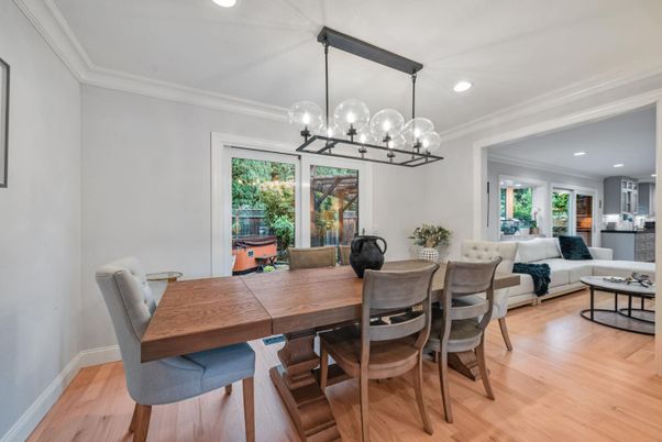 Dining room, Interior, Living room, Pendant Lights, Recessed Lighting, Wood Texture Flooring