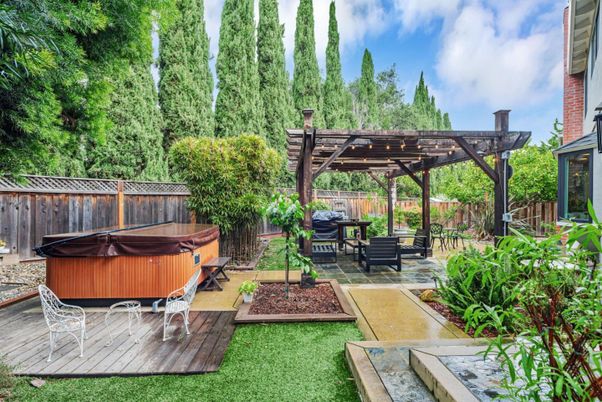 Exterior, Hot Tub