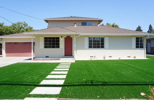 Attached, Exterior, Facade, Ranch