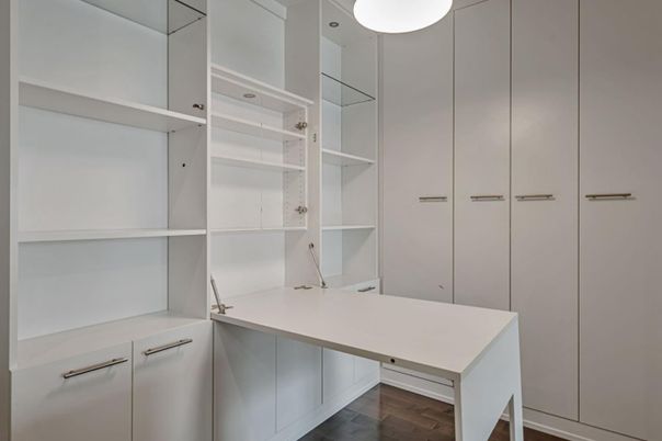 Interior, Walk-in Closets, Wood Texture Flooring