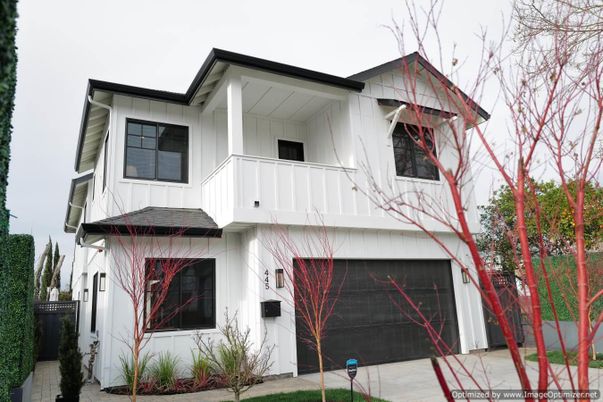 Attached, Exterior, Facade, Farmhouse