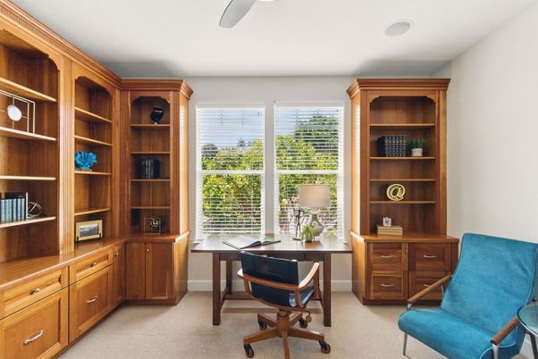 Home Office, Interior