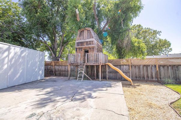 Backyard, Exterior, Playground