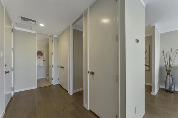 Interior, Recessed Lighting, Wood Texture Flooring