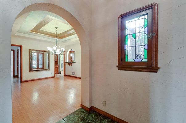 Chandelier, Empty room, Interior, Wood Texture Flooring