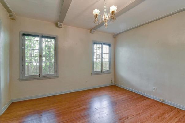 Chandelier, Empty room, Interior, Wood Texture Flooring