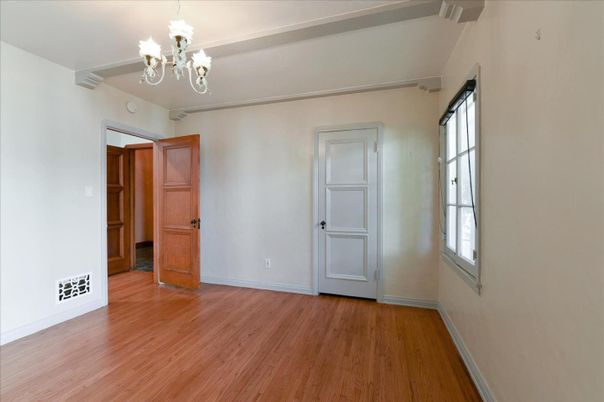 Chandelier, Empty room, Interior, Wood Texture Flooring