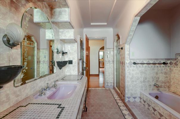 Bathroom, Interior, Tile Countertops