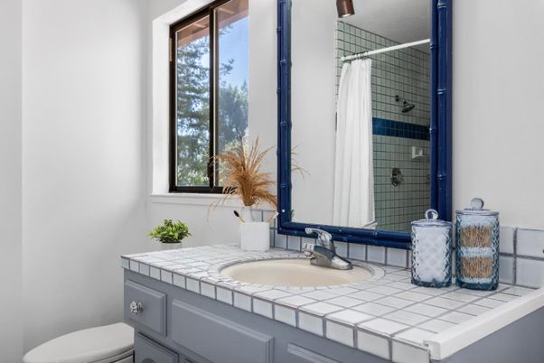 Bathroom, Interior, Tile Countertops