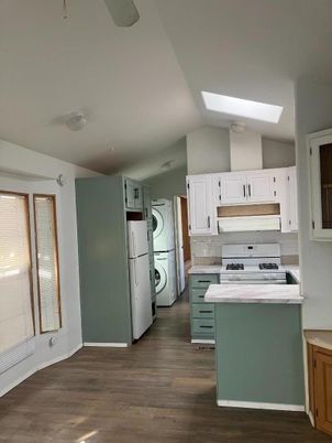 Interior, Kitchen, Washer, Wood Texture Flooring