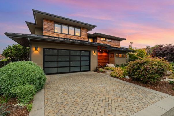 Attached, Exterior, Facade, Modern
