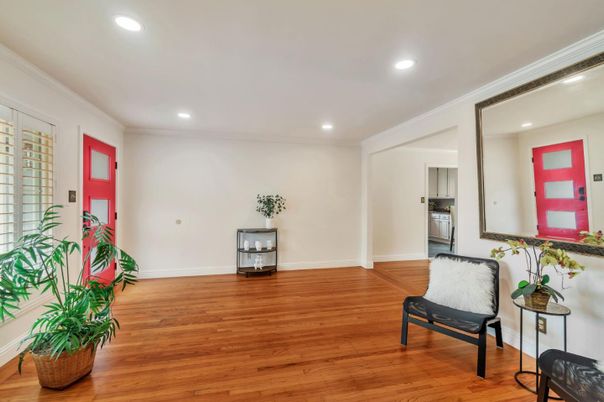 Interior, Recessed Lighting, Wood Texture Flooring