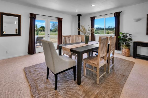 Dining room, Interior, Recessed Lighting