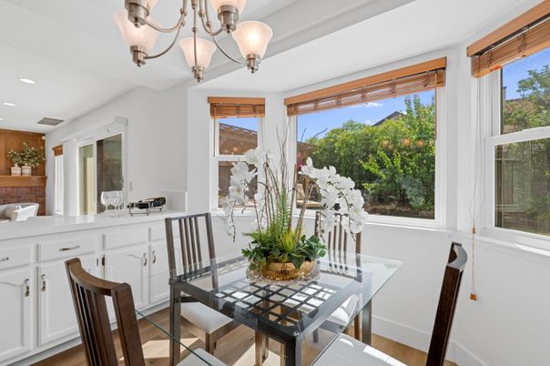 Chandelier, Dining room, Interior, Recessed Lighting, Wood Texture Flooring