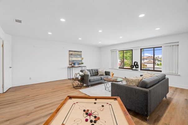 Game Room, Interior, Living room, Recessed Lighting, Wood Texture Flooring