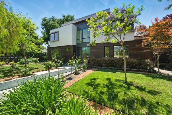 Backyard, Exterior, Facade, Modern