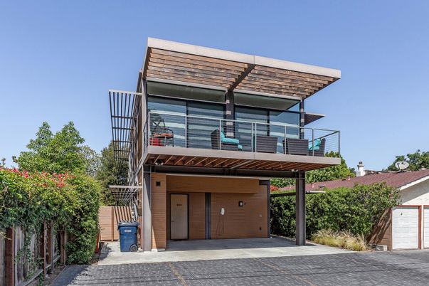 Attached, Exterior, Facade, Modern