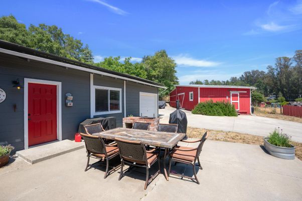 Detached Garage, Exterior
