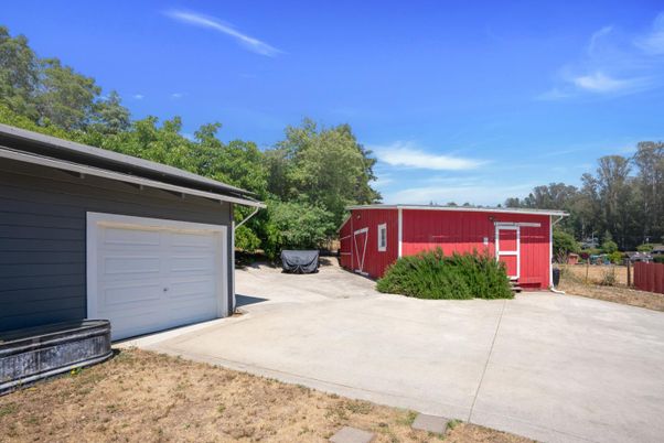 Detached Garage, Exterior