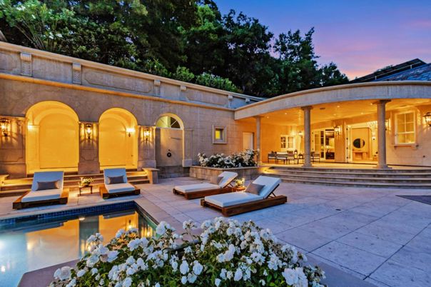 Exterior, Pool
