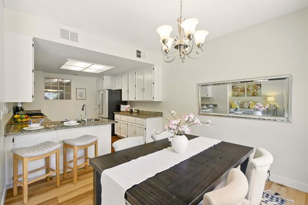 Chandelier, Dining room, Interior, Kitchen, Wood Texture Flooring