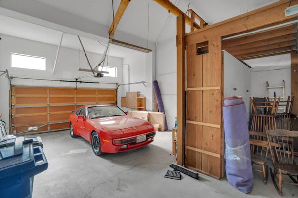 Garage, Interior, Wooden Beams
