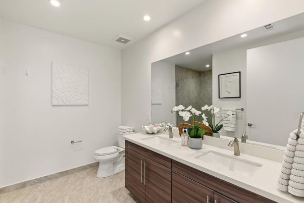 Bathroom, Dual Sink Vanities, Interior, Recessed Lighting