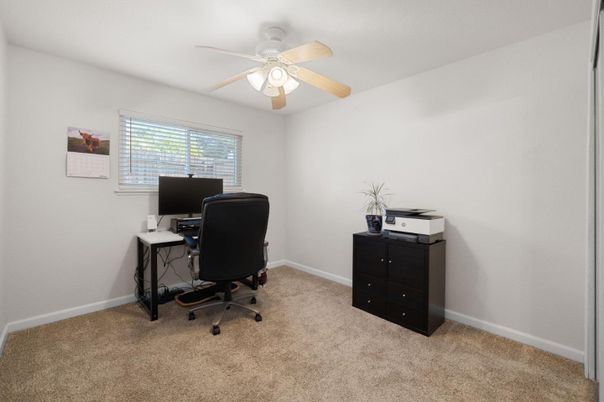 Home Office, Interior