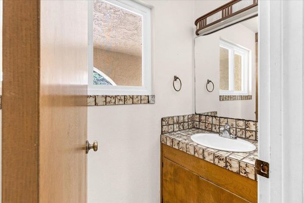 Bathroom, Interior, Tile Countertops