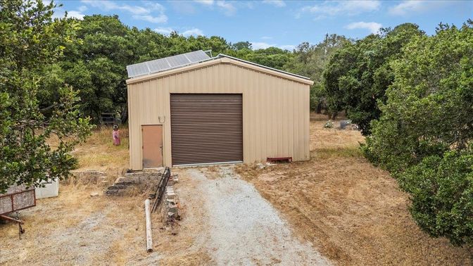 Detached Garage, Exterior