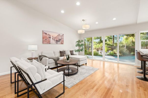 Interior, Living room, Pendant Lights, Recessed Lighting, Wood Texture Flooring