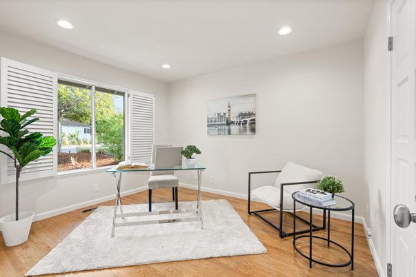 Home Office, Interior, Recessed Lighting, Wood Texture Flooring