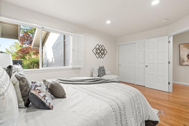 Bedroom, Interior, Recessed Lighting, Wood Texture Flooring
