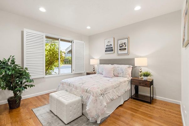 Bedroom, Interior, Recessed Lighting, Wood Texture Flooring