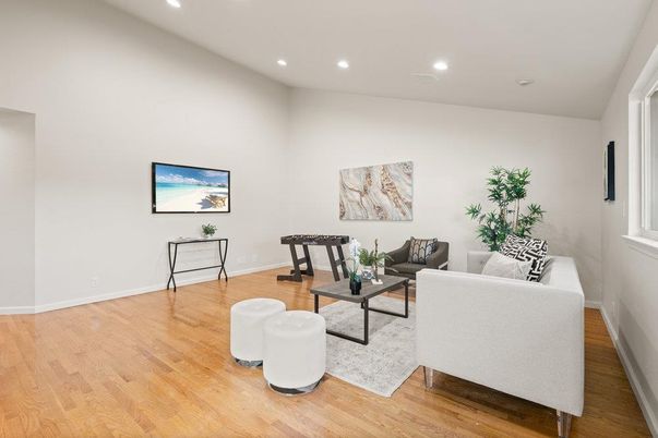 Interior, Living room, Recessed Lighting, Wood Texture Flooring