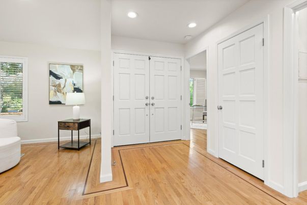 Interior, Recessed Lighting, Wood Texture Flooring