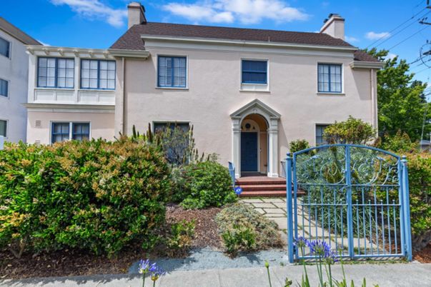 Backyard, Exterior, Facade, Georgian